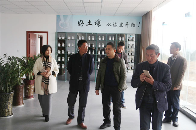 阆中客户来公司参观考察