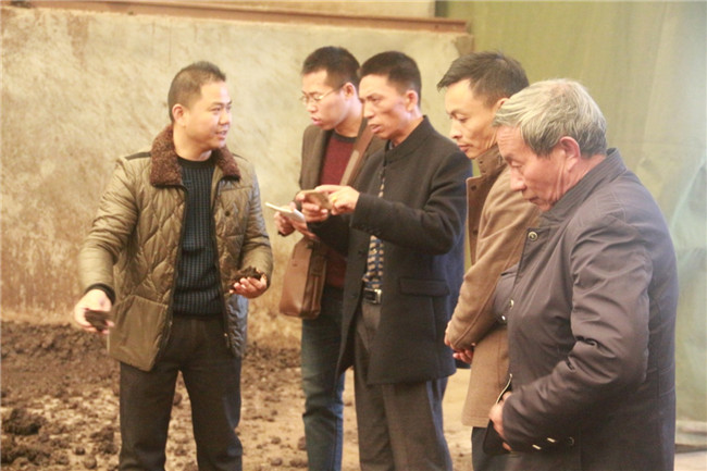 阆中客户来公司参观考察